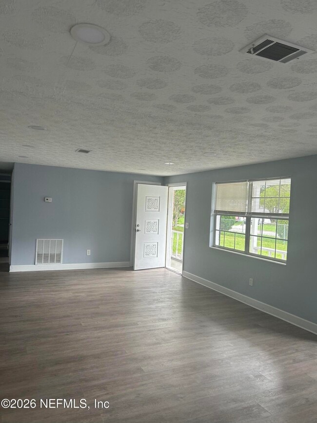 Photo - 2834 Goldenrod Cir E