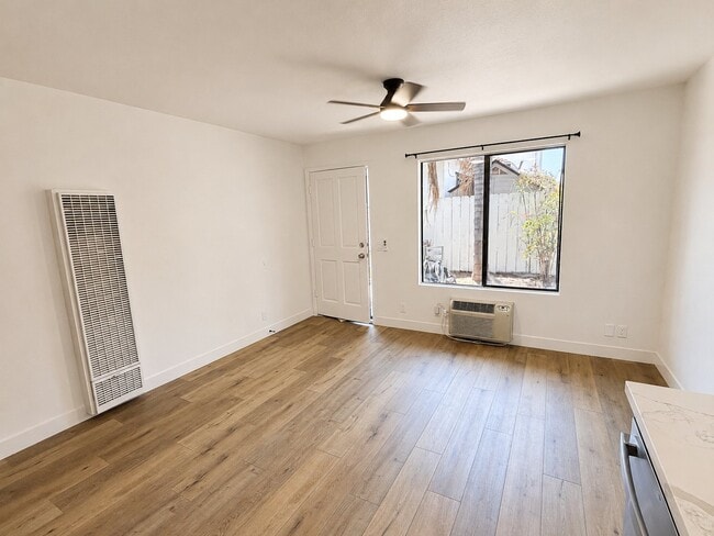 4218 46th St Unit 10