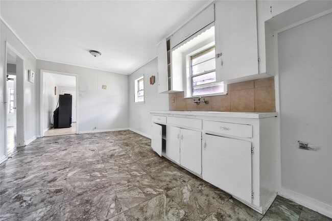 Photo - 2315 Kabee St