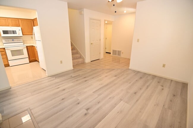 Photo - 1105 Vista Pointe Cir