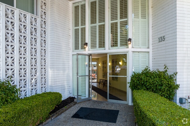 Entrance - Shutters Apartments