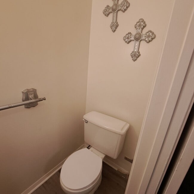 Photo - 6590 Stoney Point S