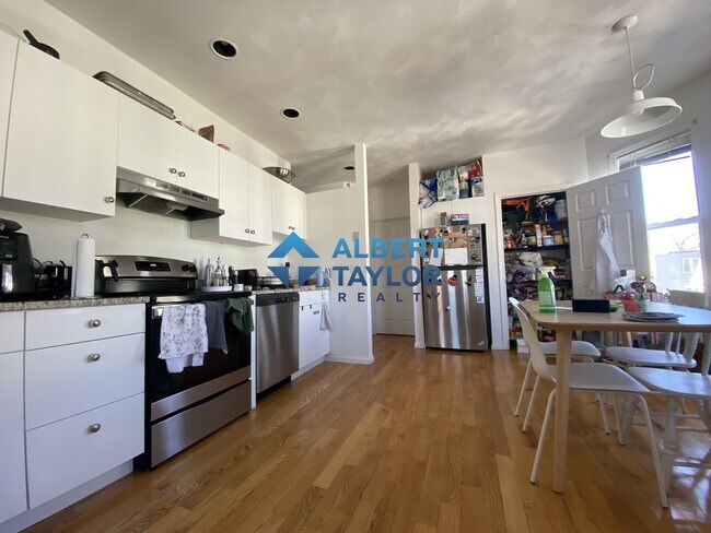 Photo - 58 Mansfield St Unit 2