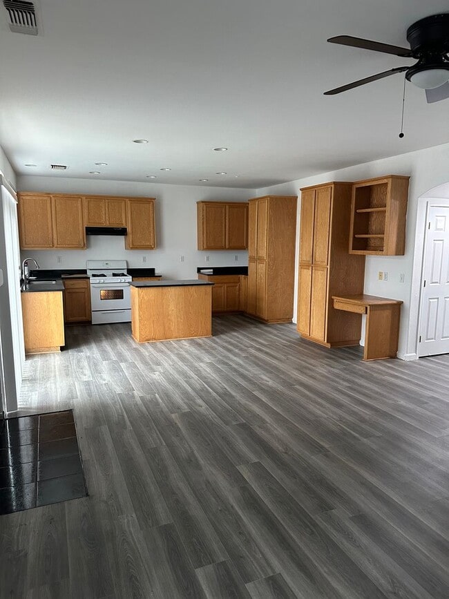 Photo - Large Merced Home!