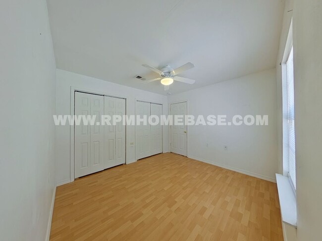 Photo - Crestview Charm: 4 Bedroom Home with Hard Floors and Fenced Yard!