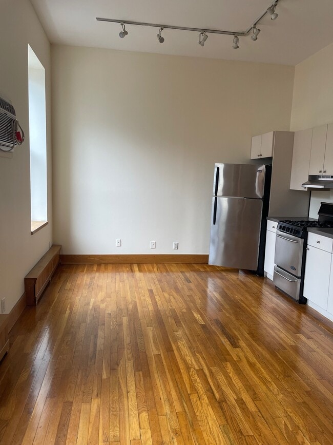 Photo - 477 St Marks Pl