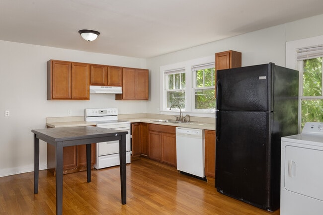 Photo - 525 N Chestnut St