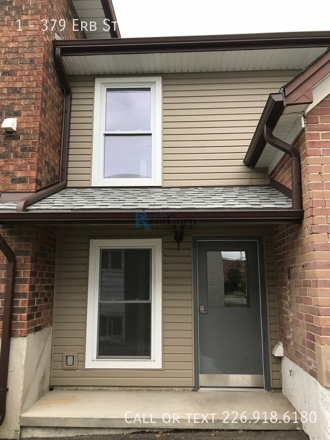 Photo - 379-379 Erb St. W Unité 1 - 2