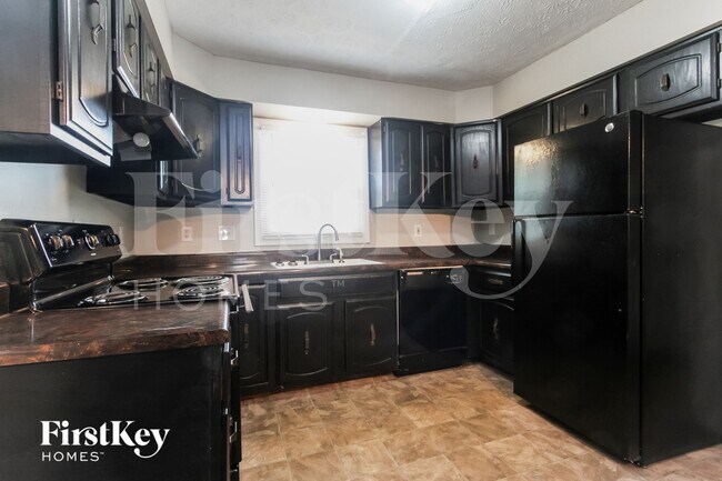 Photo - 130 Circle Dr