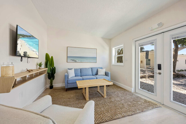 Building Photo - 637 S Orlando Ave Rental