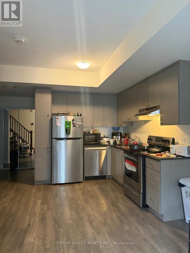 Photo - 2789 Eglinton Ave E