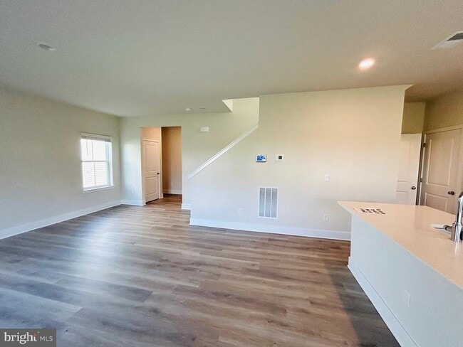 128 Wappinger Ter