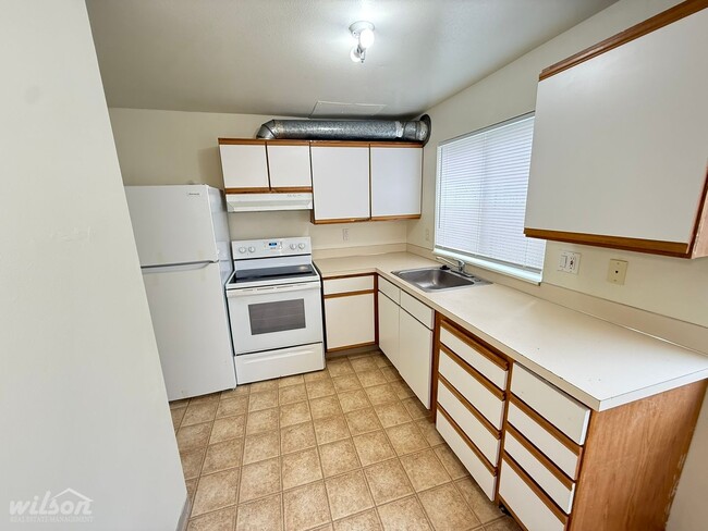 Photo - 630 N 5th Ave Unidad 4