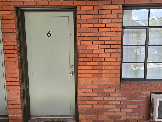 Building Photo - 2501 Yoakum Blvd Unit 6