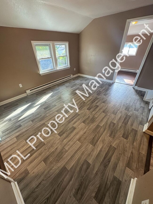 Building Photo - 408 N Webster St Unit 2 Rental
