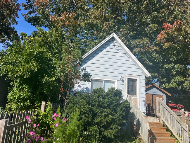 Photo - 218 Jackson St