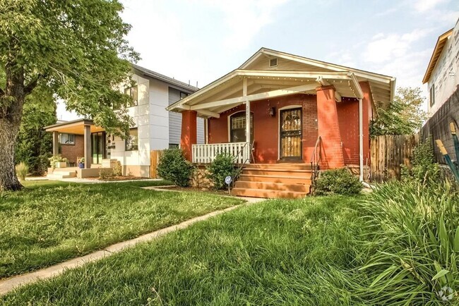 Building Photo - Charming 3-Bedroom Bungalow with Oversized... Rental