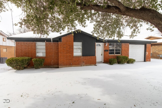 Photo - 1708 Cimarron Trail