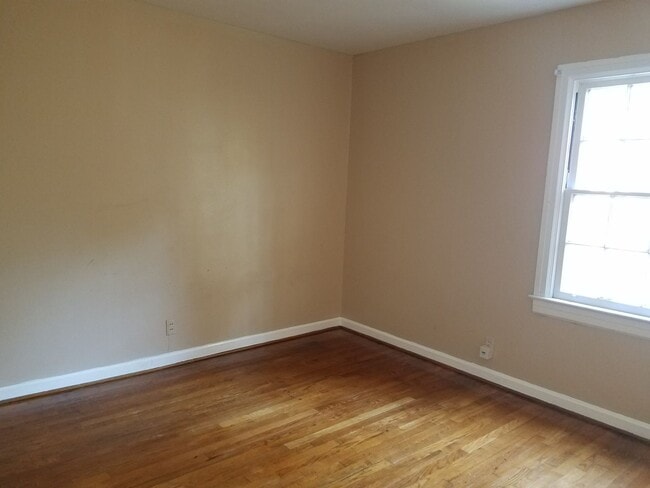 Photo - 3 bed 1 bath for rent