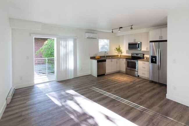 Photo - Morris Manor