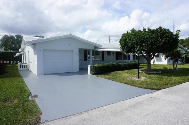 Building Photo - 708 SW 24th St Rental