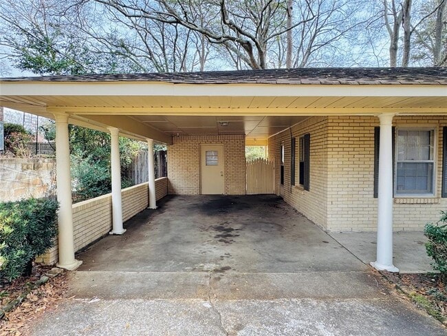 Photo - 535 Larkin Ln