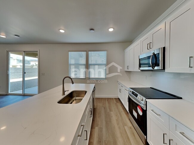 Photo - 18492 W Cottontail Ln