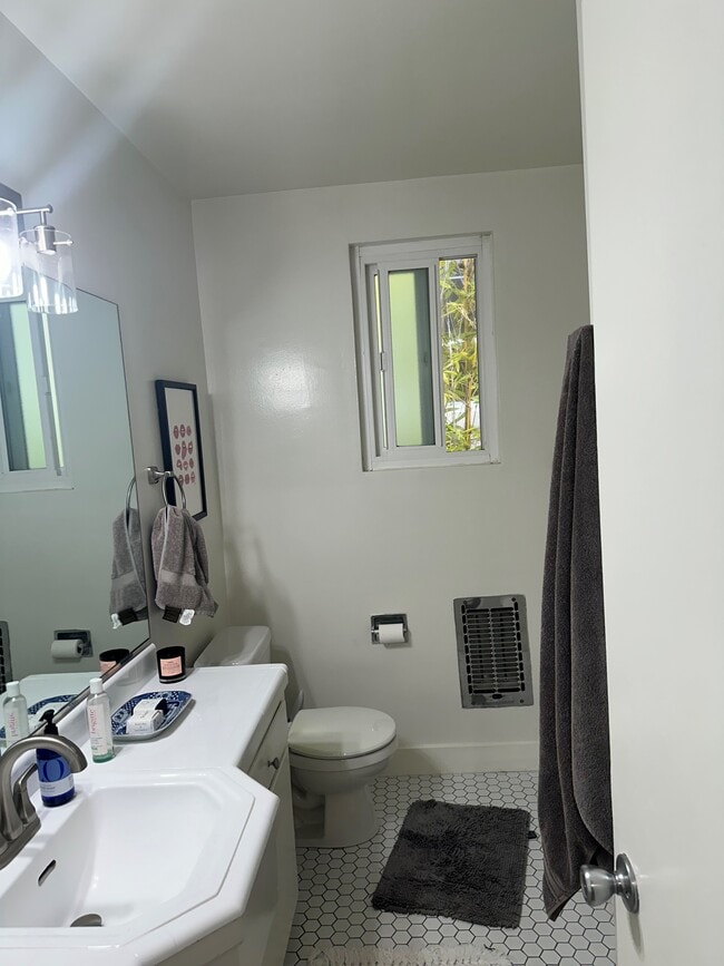 Photo - 605 Barrington by Wiseman