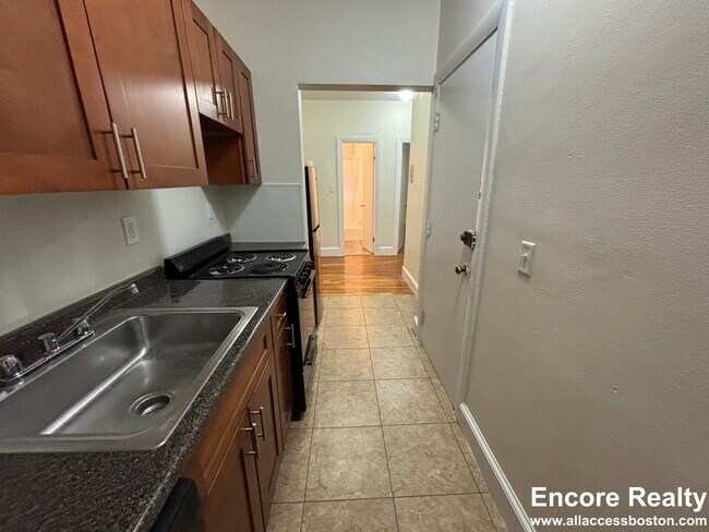 85 Lancaster Ter Unit 107