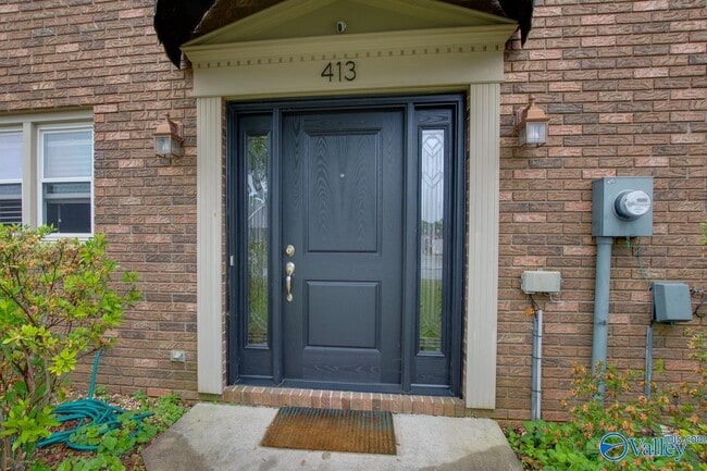 Photo - 413 Springview St SW