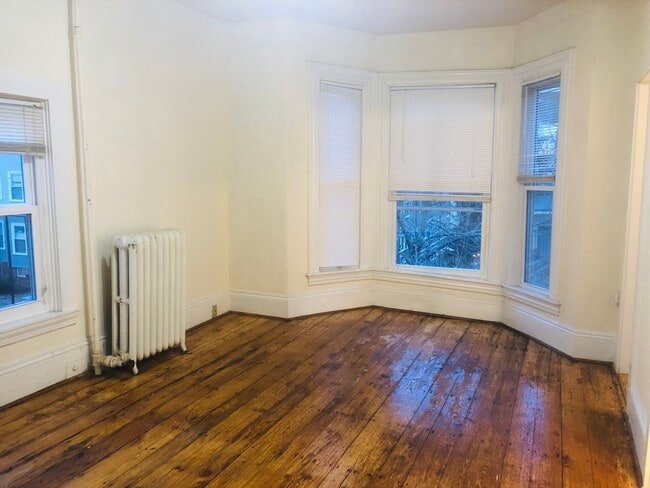 Building Photo - 25 Inman St Unit 3 Rental