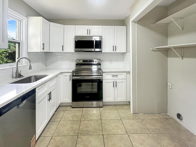 Photo - 120 Eastway Ln