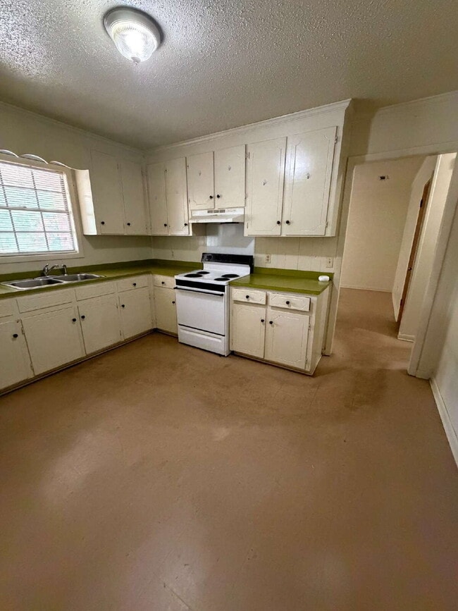 Photo - Available for rent, Midland City Apartment! Unit Apt 6
