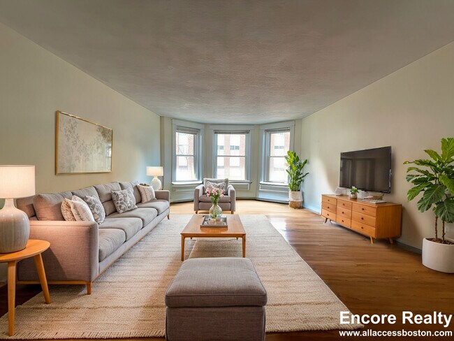31 Stearns Rd Unit 3A