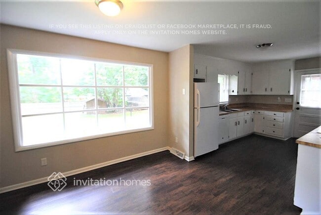 Photo - 1447 McIlroy Rd