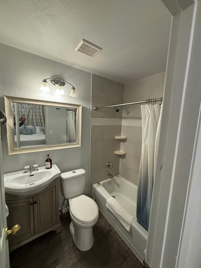 Photo - 501 W Lincoln Ave