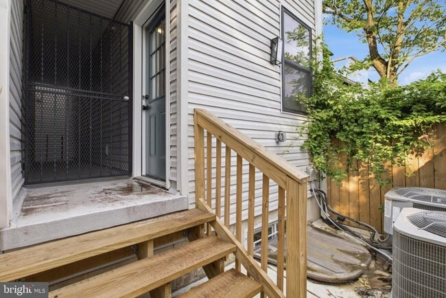 Photo - 4243 Mantua Ave