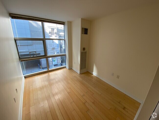 Building Photo - 32 Boylston St Rental