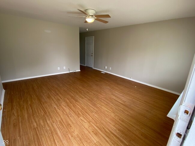 Photo - 7910 Roy Rd