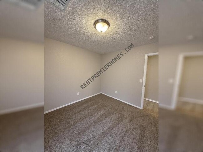 Building Photo - 7413 NW 125th St