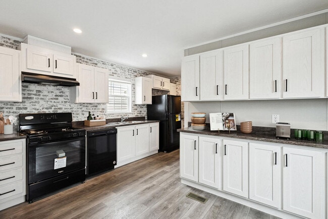 Building Photo - 5445 Hick's Corner St