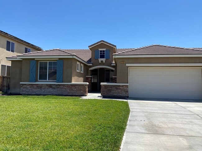Building Photo - Rosamond 4 bedroom