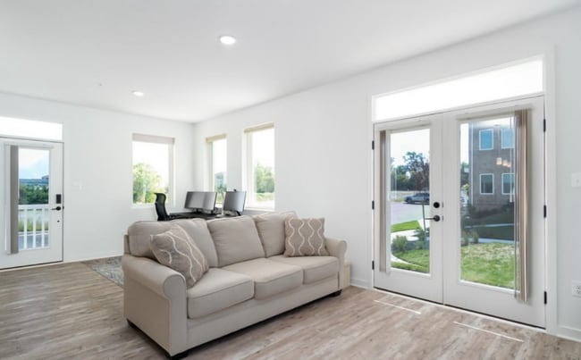 Photo - 1618 Blacksmith Wy Unidad B