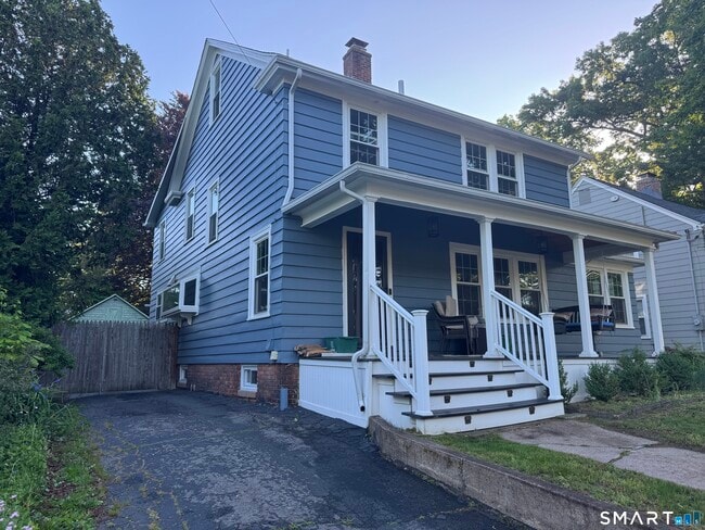 Building Photo - 112 Wayland St