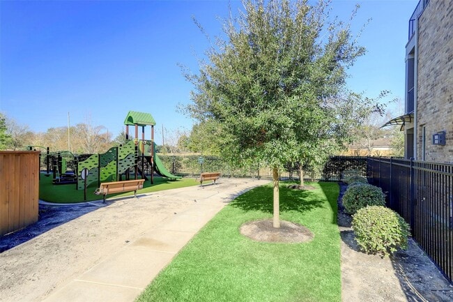 Photo - 18303 Harmony Bluff Ln