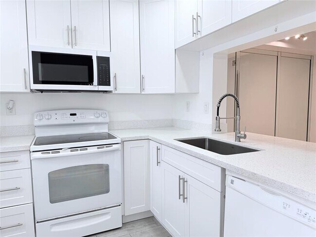 Photo - 117 Gardens Dr Unit 201