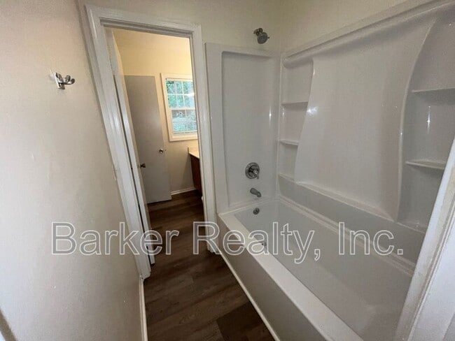 Photo - 7520 Stuart Dr