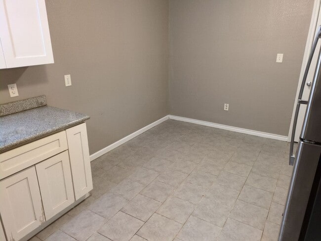 Photo - 5180 Parkview Dr