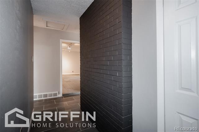 Photo - 850 S Harlan St