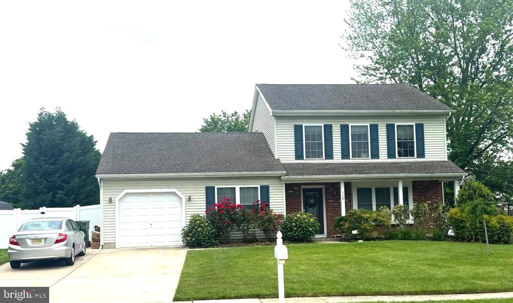 Photo - 110 E Partridge Ln House